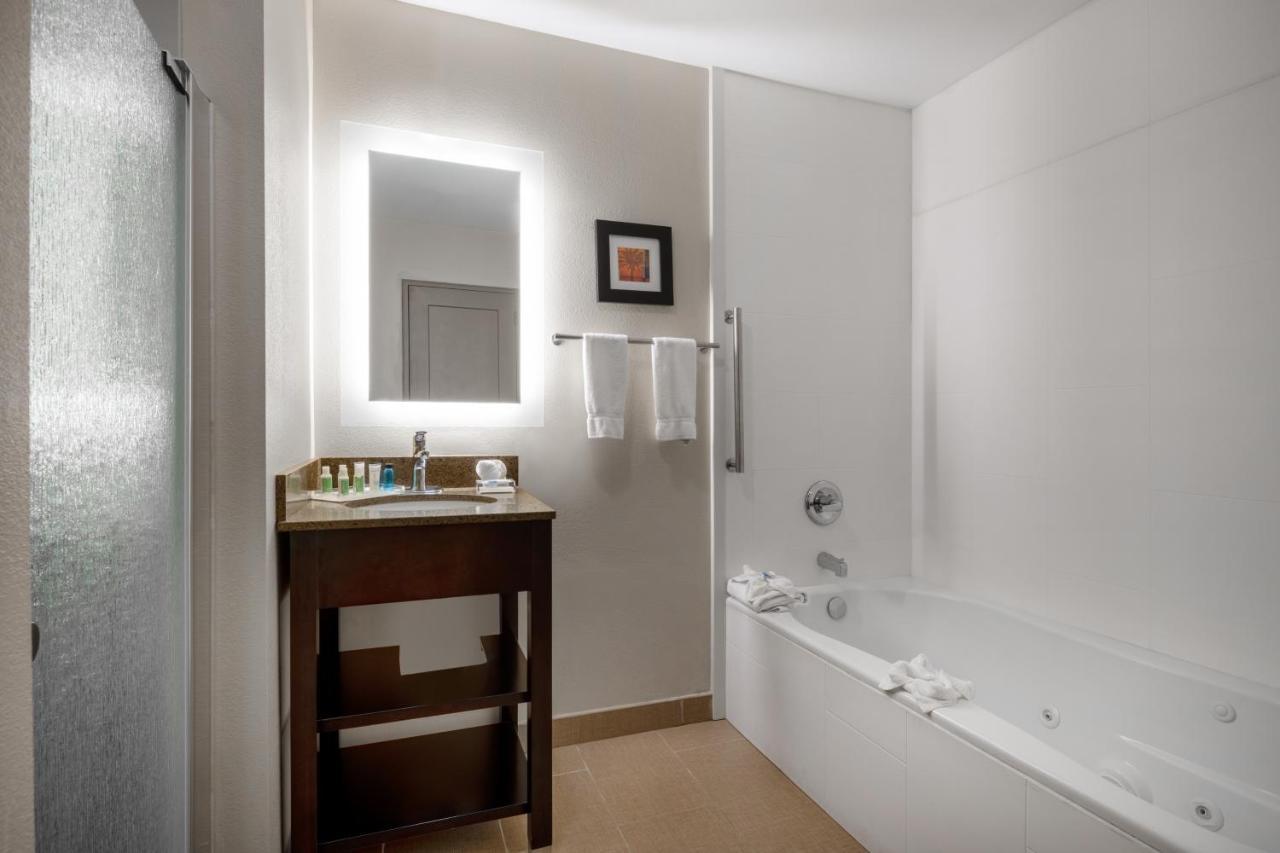 Holiday Inn Poughkeepsie By Ihg Kültér fotó